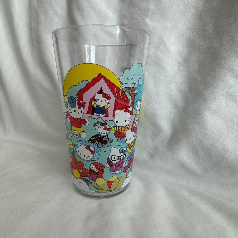 McDonald's Collectors Meal Hello Kitty & Snoopy Cup New‎ Limited Edition
